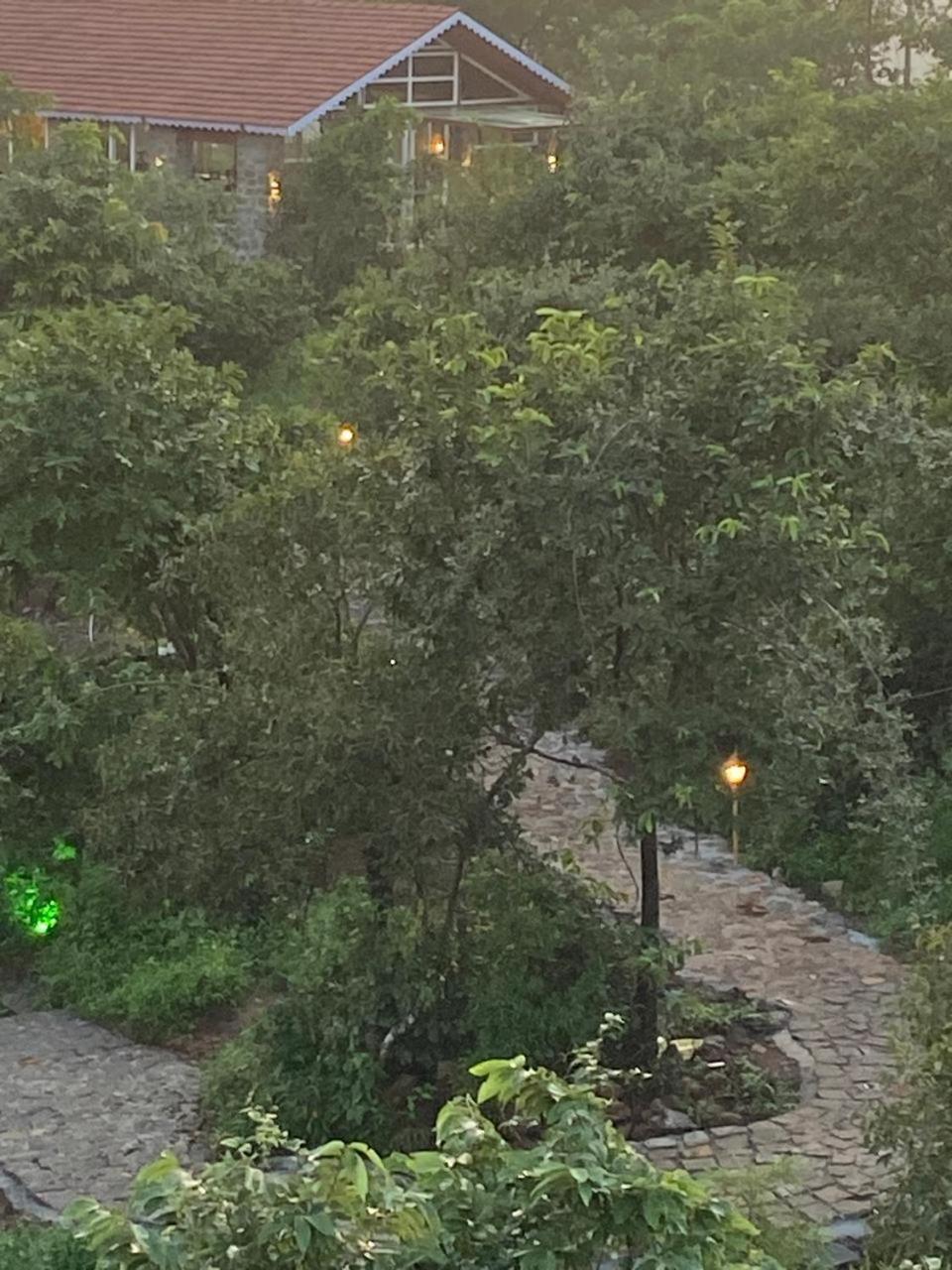 Eshi Resorts And Restaurant - Bhimashankars Jungle Luxury Resort Taleghar Buitenkant foto