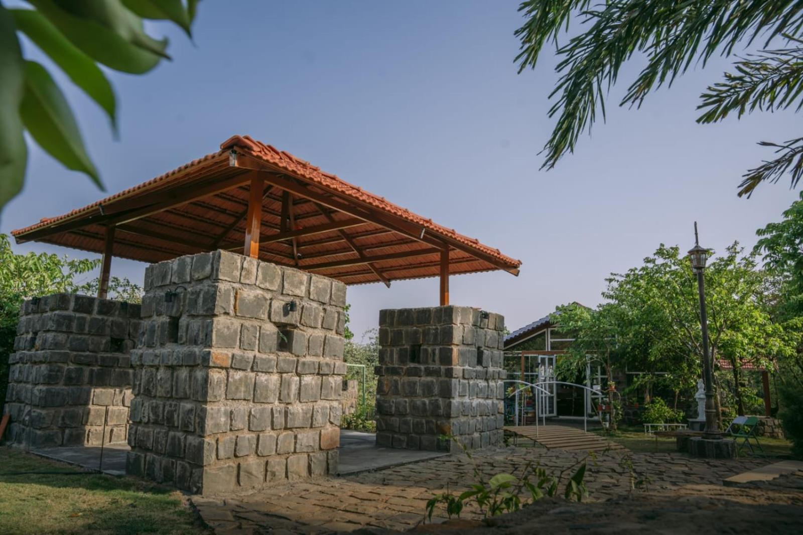 Eshi Resorts And Restaurant - Bhimashankars Jungle Luxury Resort Taleghar Buitenkant foto